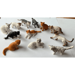 Cat figurines